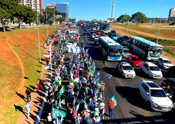 Em Brasília, o 24º Grito da Terra teve caminhada realizada do Parque da Cidade à Esplanada dos Ministérios