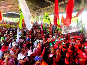Cerca de 20 mil pessoas estiveram presentes na Marcha da Classe Trabalhadora realizada em Brasília